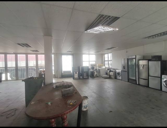 5,600M² WAREHOUSE FOR SALE IN ISIPINGO RAIL
